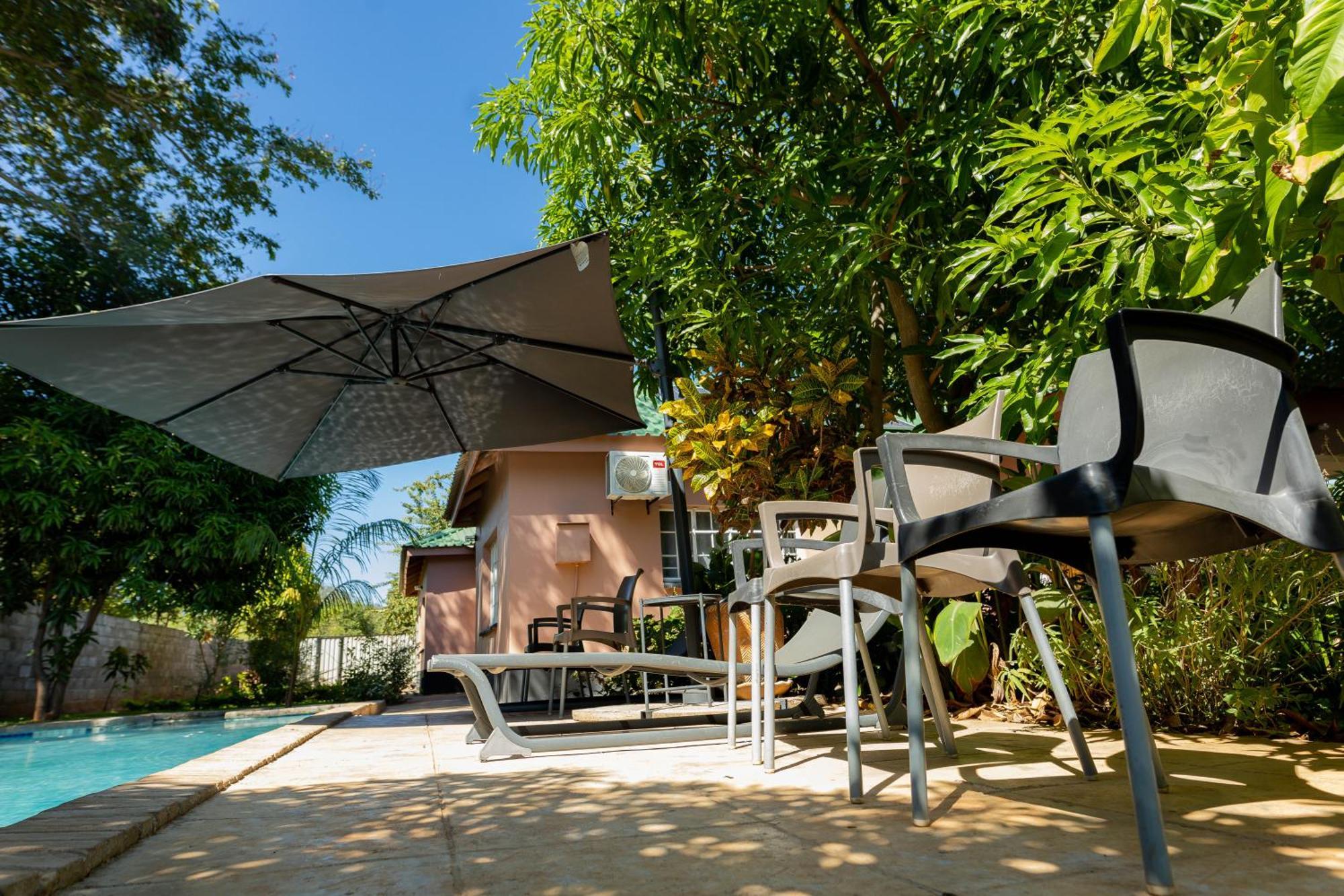 Hungwe House Villa วิกตอเรียฟอลส์ ภายนอก รูปภาพ