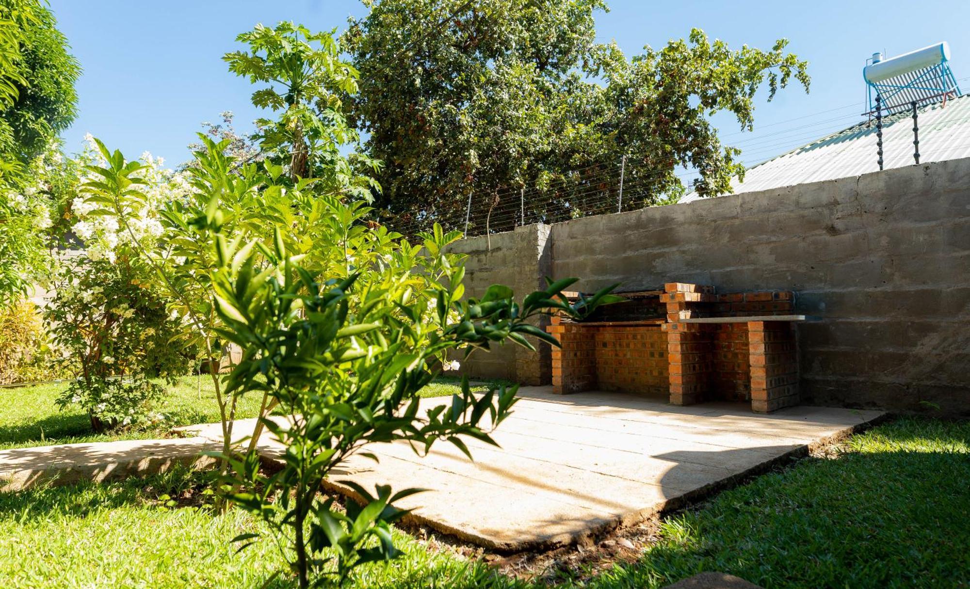 Hungwe House Villa วิกตอเรียฟอลส์ ภายนอก รูปภาพ